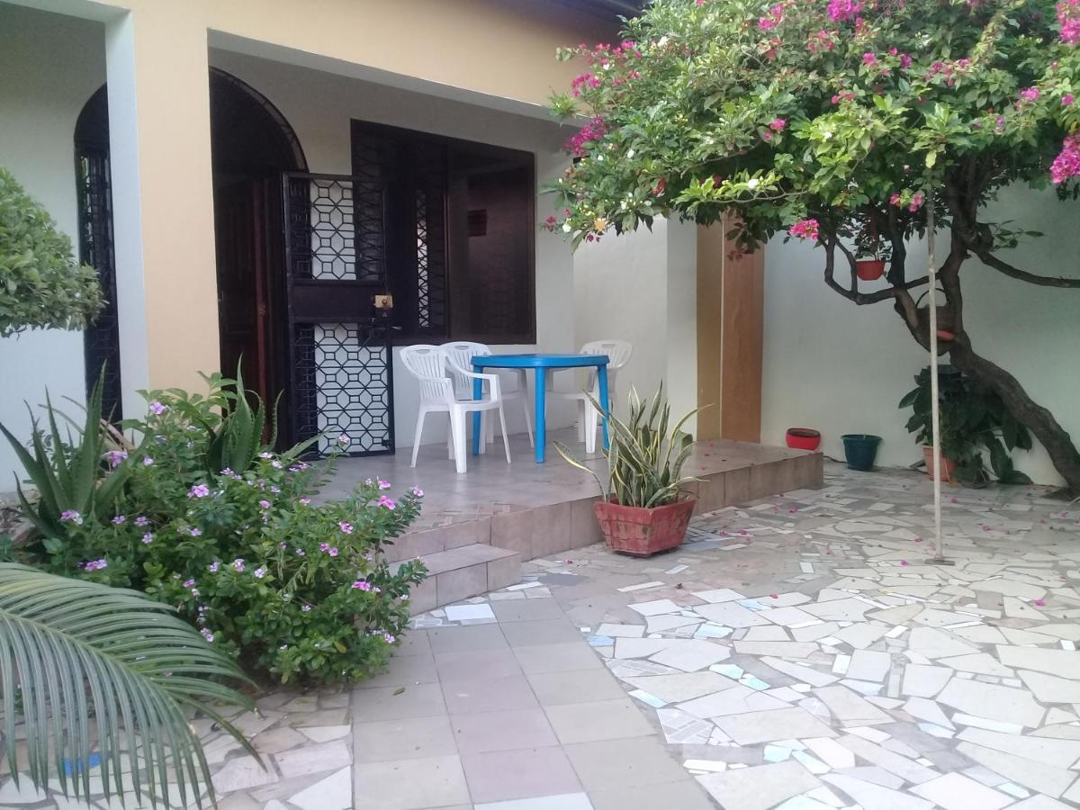 El Hope Lodge Daressalam Exterior foto